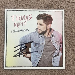 Thomas Rhett Autographed CD insert book - perfect condition